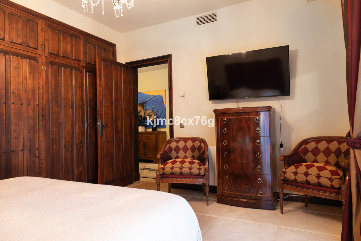 Huis te koop in Calahonda | 7 slaapkamers H3985696