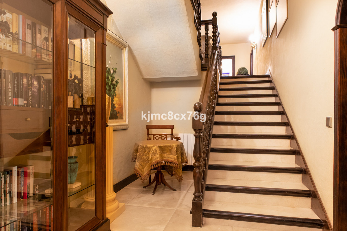 Huis te koop in Calahonda | 7 slaapkamers H3985696