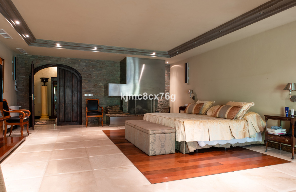 Huis te koop in Calahonda | 7 slaapkamers H3985696