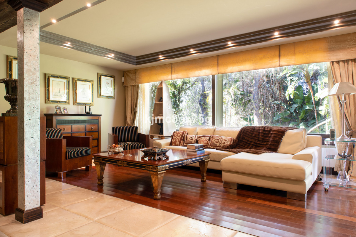 Huis te koop in Calahonda | 7 slaapkamers H3985696