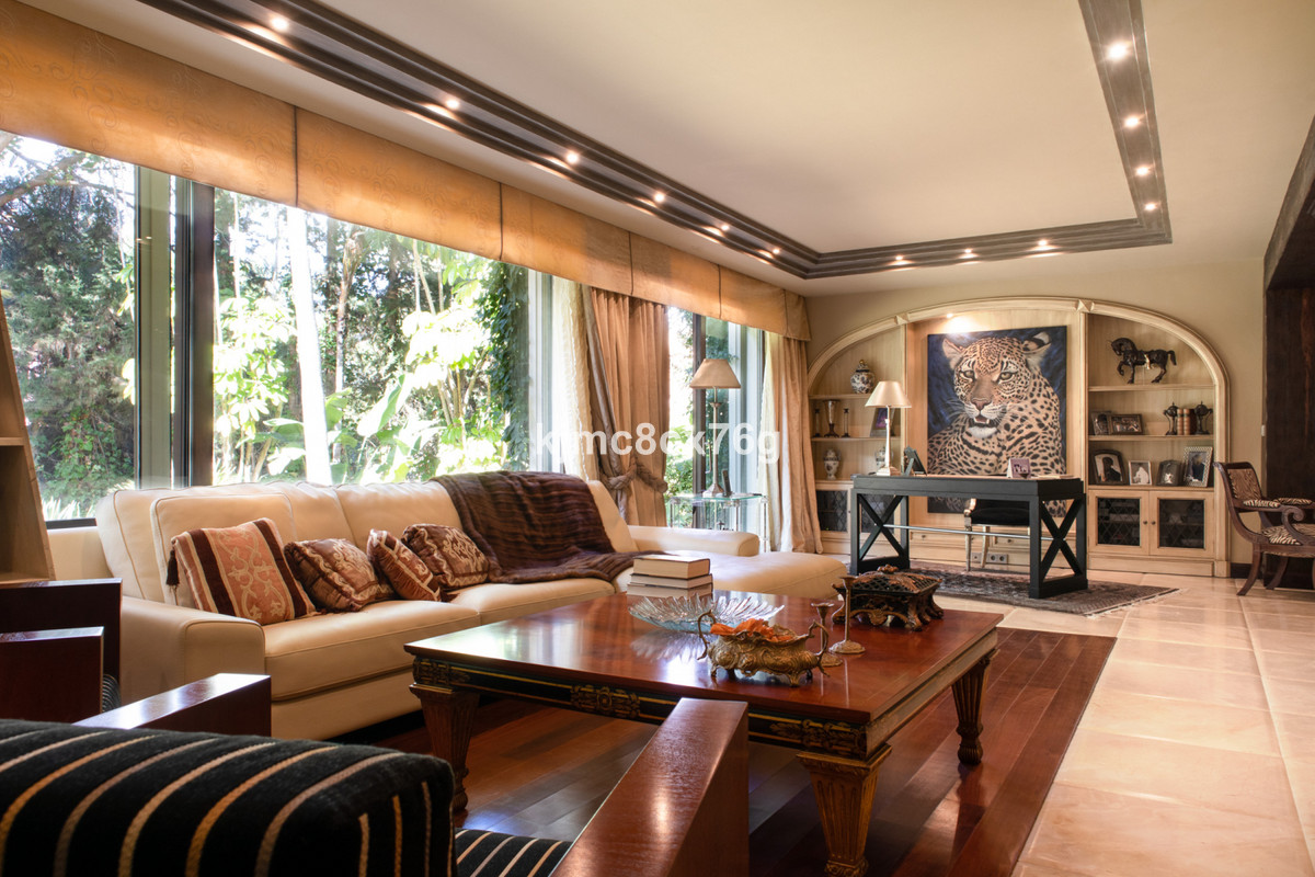 Huis te koop in Calahonda | 7 slaapkamers H3985696