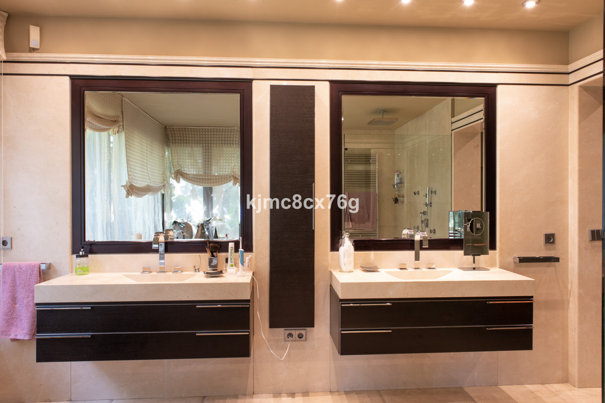 Huis te koop in Calahonda | 7 slaapkamers H3985696