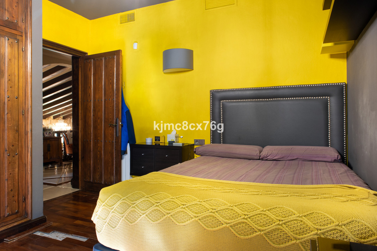 Huis te koop in Calahonda | 7 slaapkamers H3985696