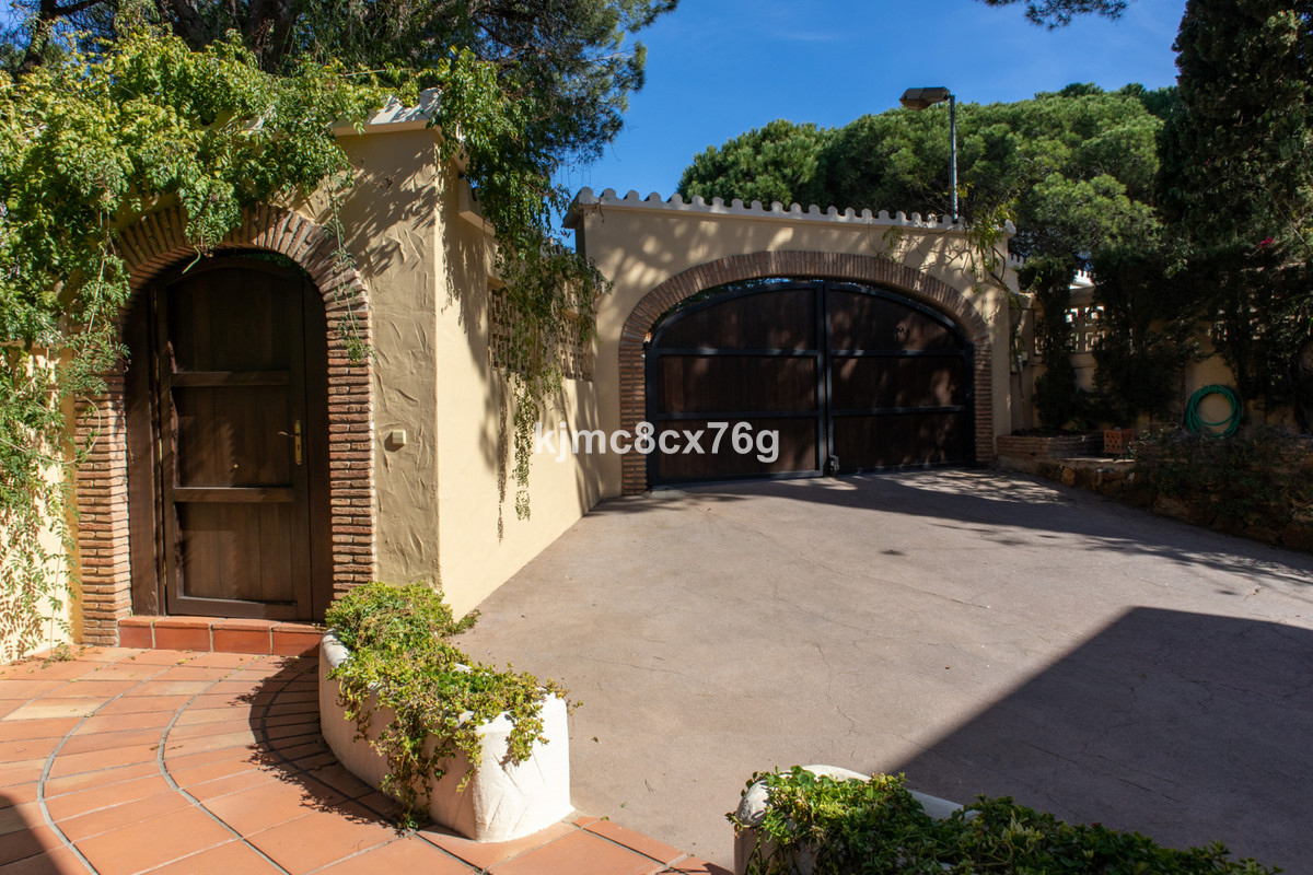 Huis te koop in Calahonda | 7 slaapkamers H3985696