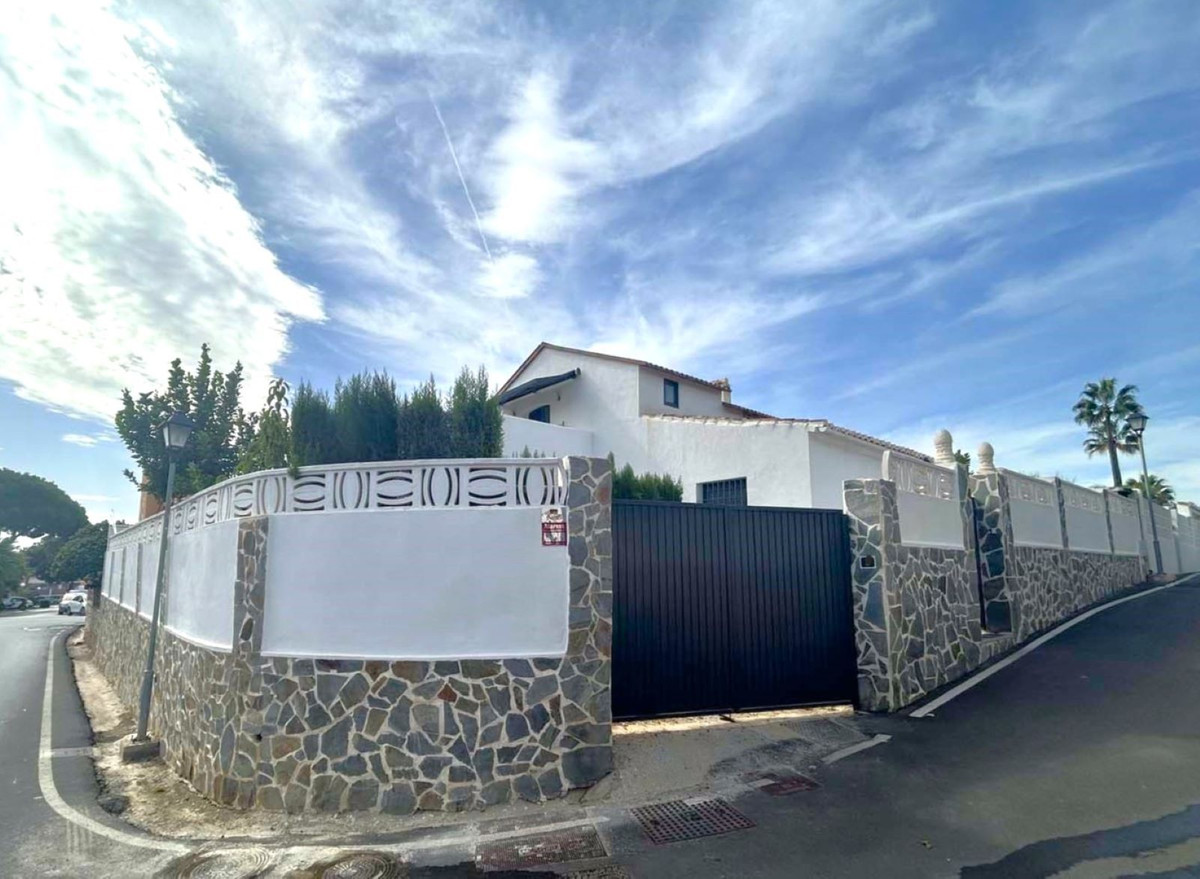 Huis te koop in Calahonda | 4 slaapkamers H4853023