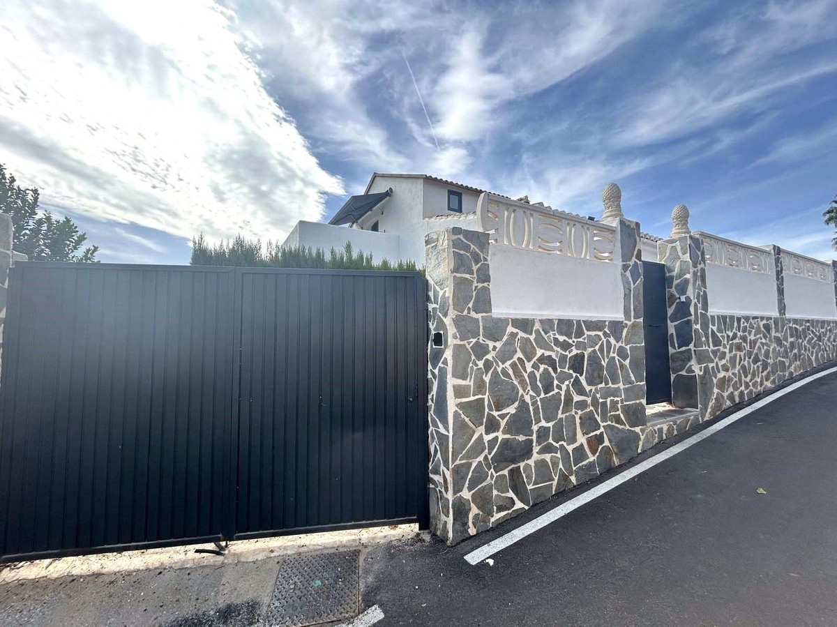 Huis te koop in Calahonda | 4 slaapkamers H4853023