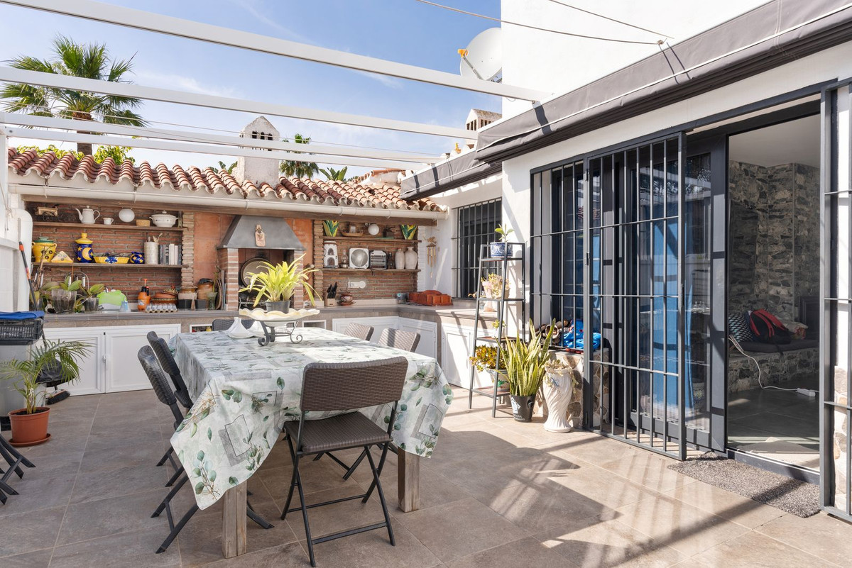 Huis te koop in Calahonda | 4 slaapkamers H4978942