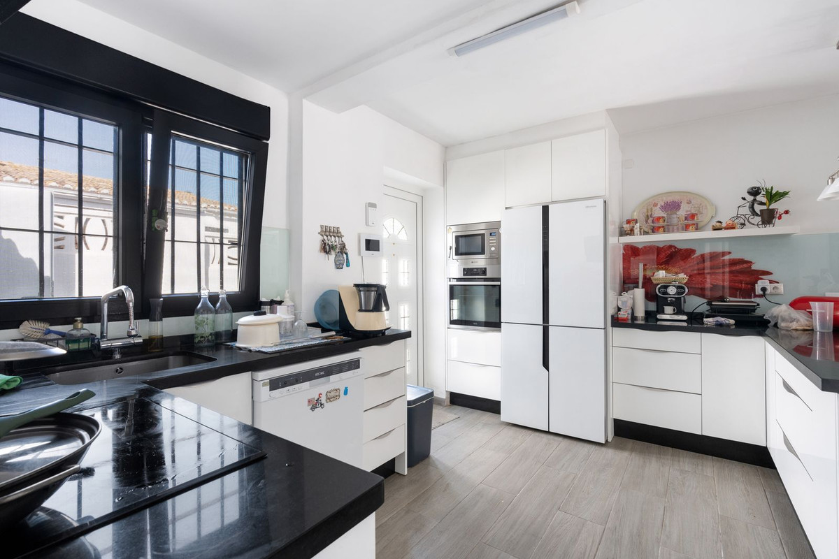 Huis te koop in Calahonda | 4 slaapkamers H4978942