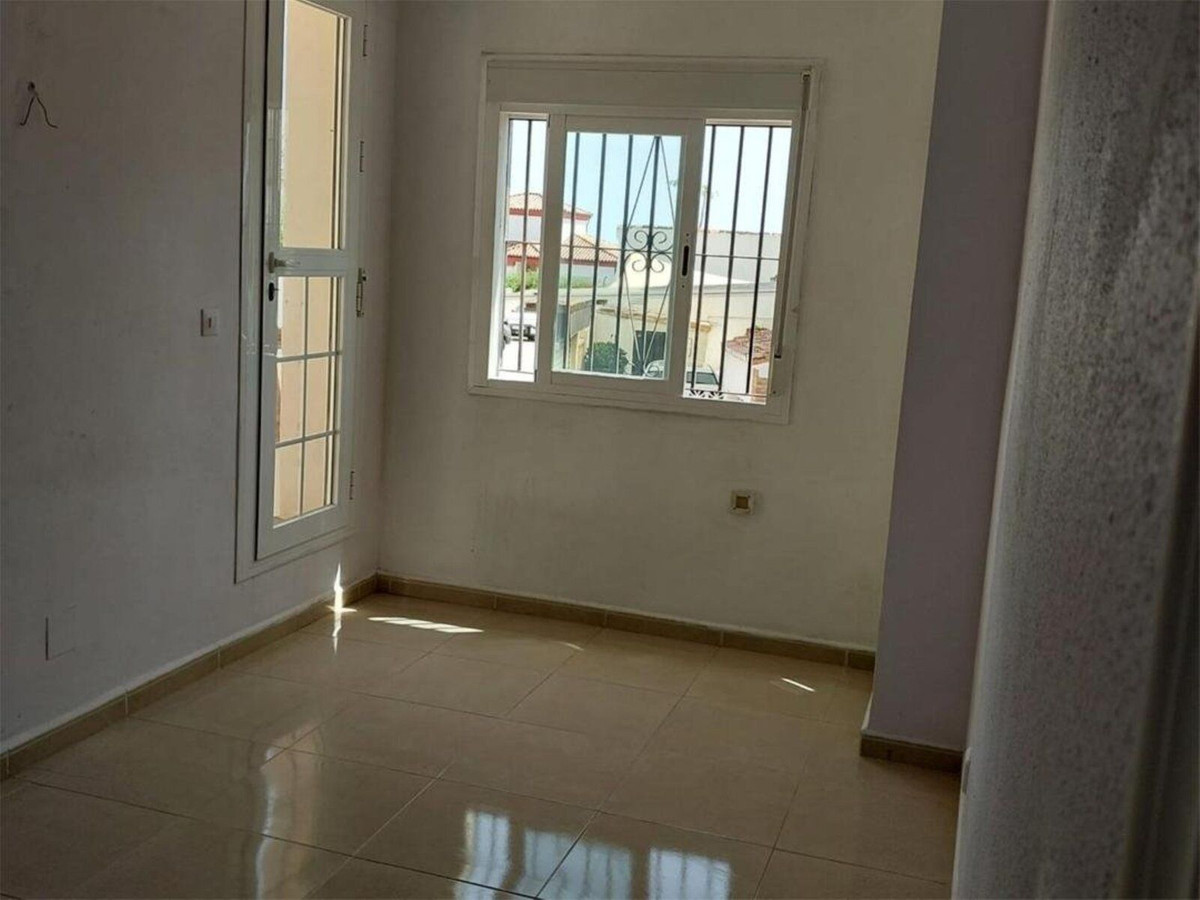 House for sale in Calahonda | 4 bedrooms H5025967