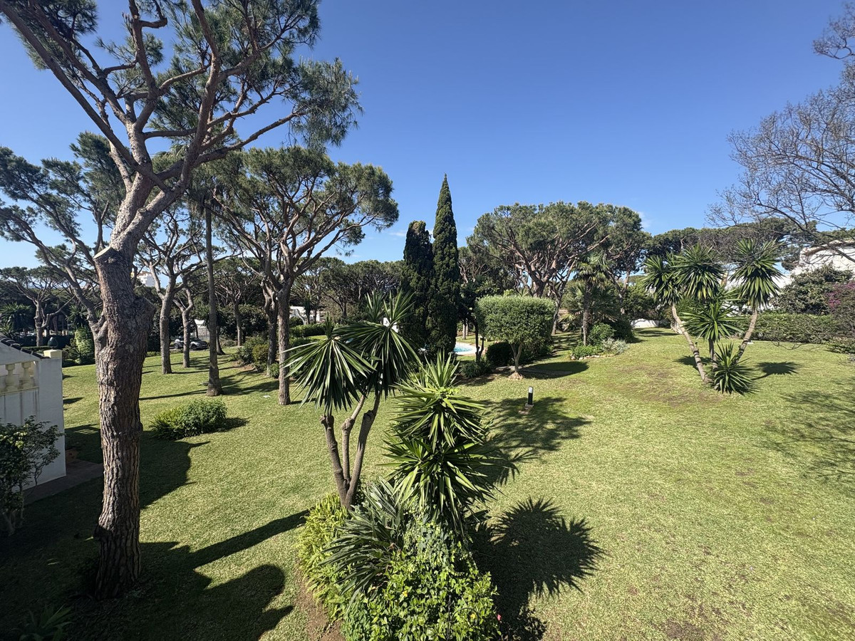 Semi-Vrijstaande Villa in Calahonda-24