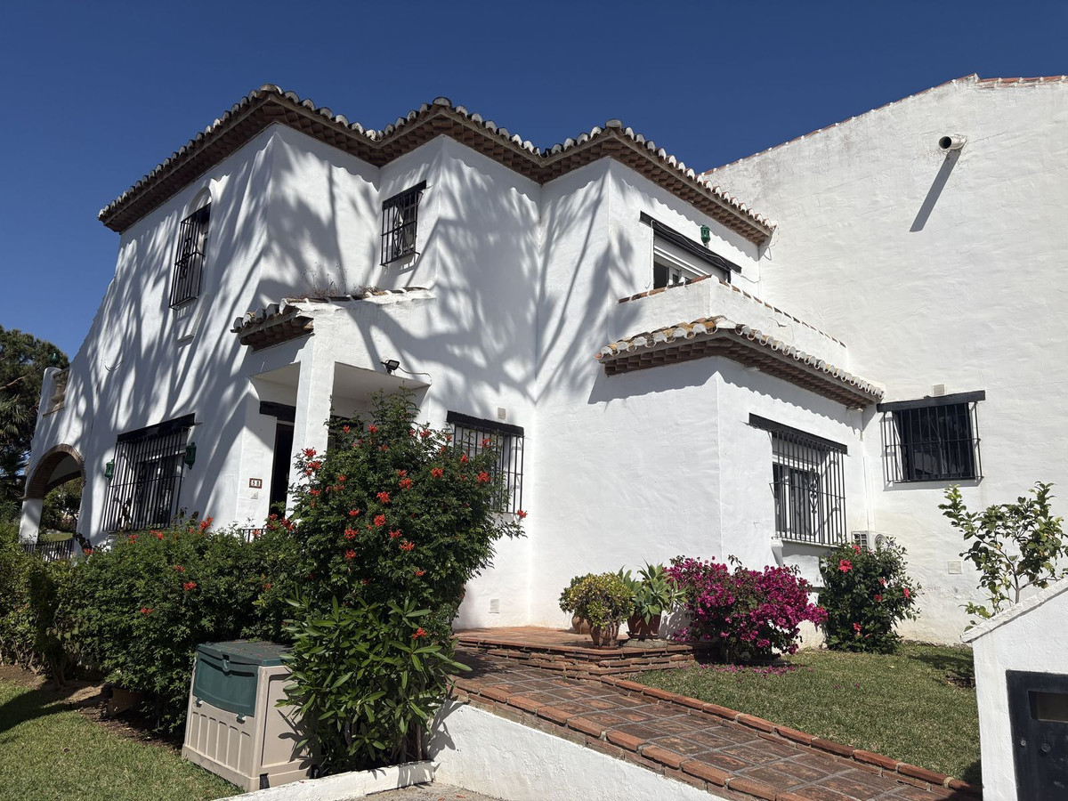 Semi-Vrijstaande Villa in Calahonda-25