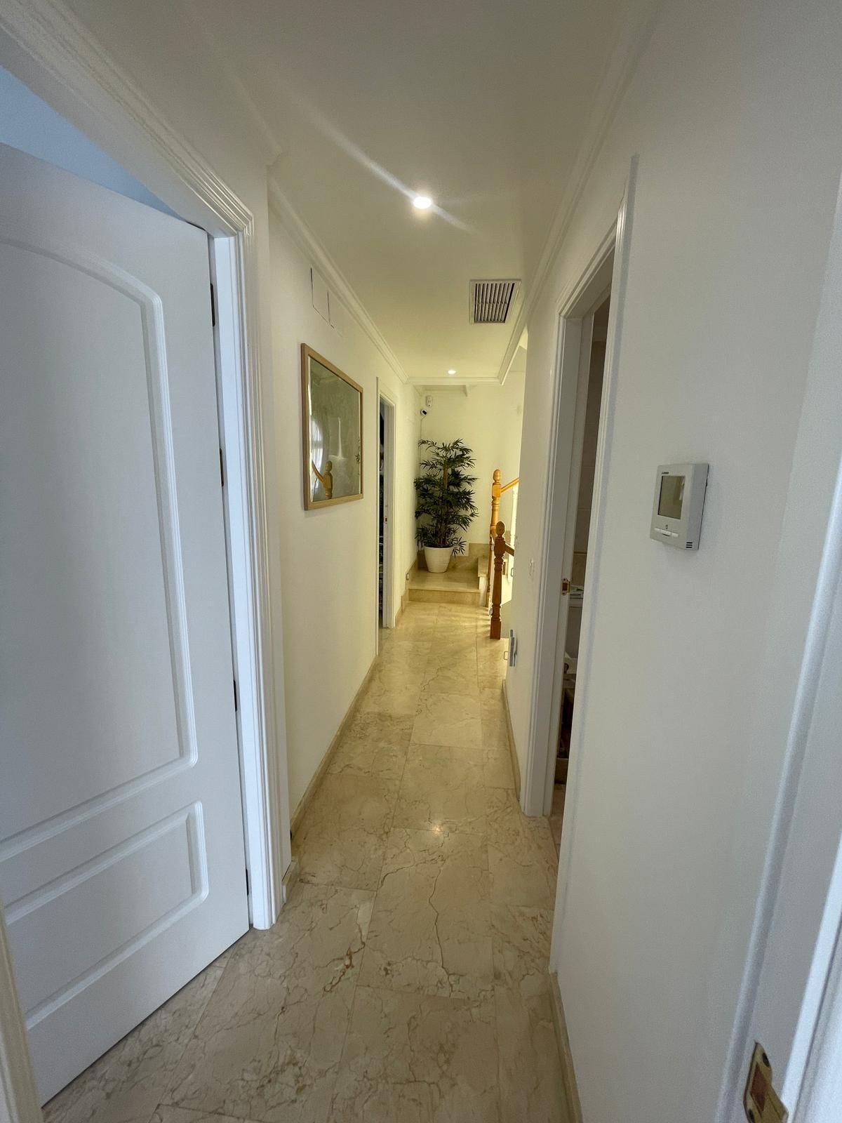 Geschakelde Woning in Calahonda-18