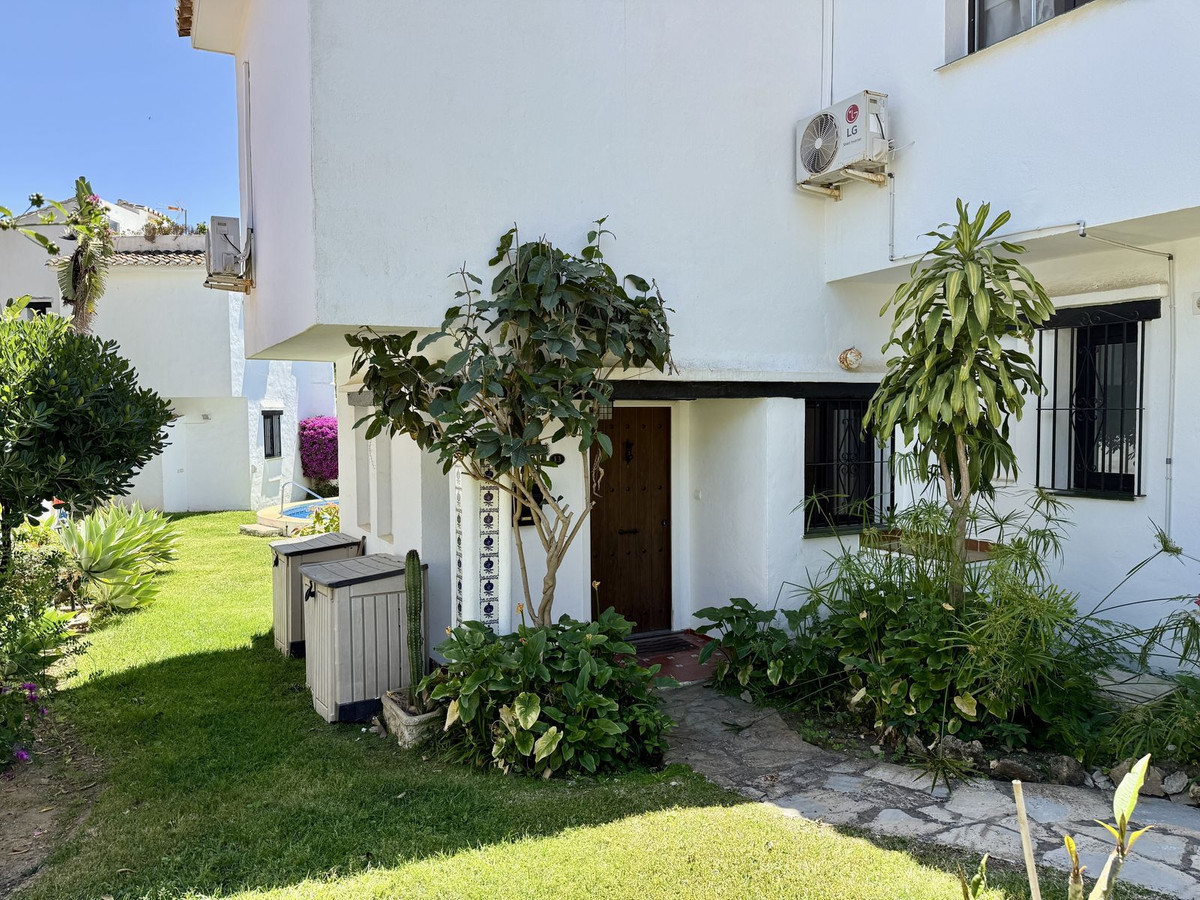 Semi-Vrijstaande Villa in Calahonda-1