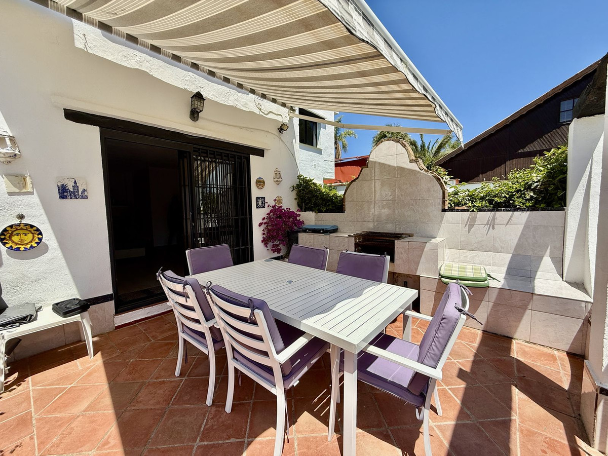 Semi-Vrijstaande Villa in Calahonda-11