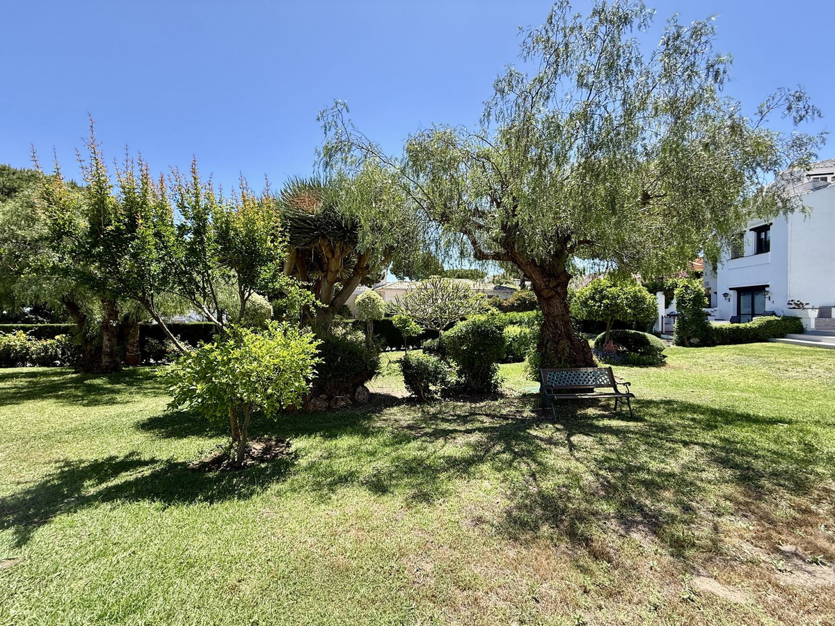 Semi-Vrijstaande Villa in Calahonda-12