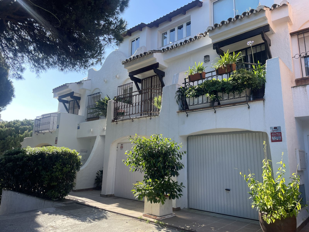 Geschakelde Woning in Calahonda-1