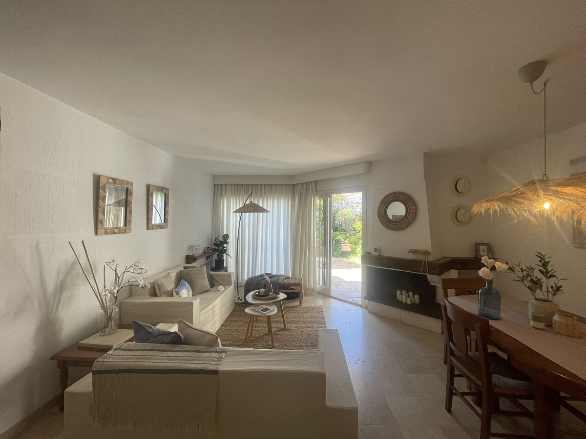 Geschakelde Woning in Calahonda-32
