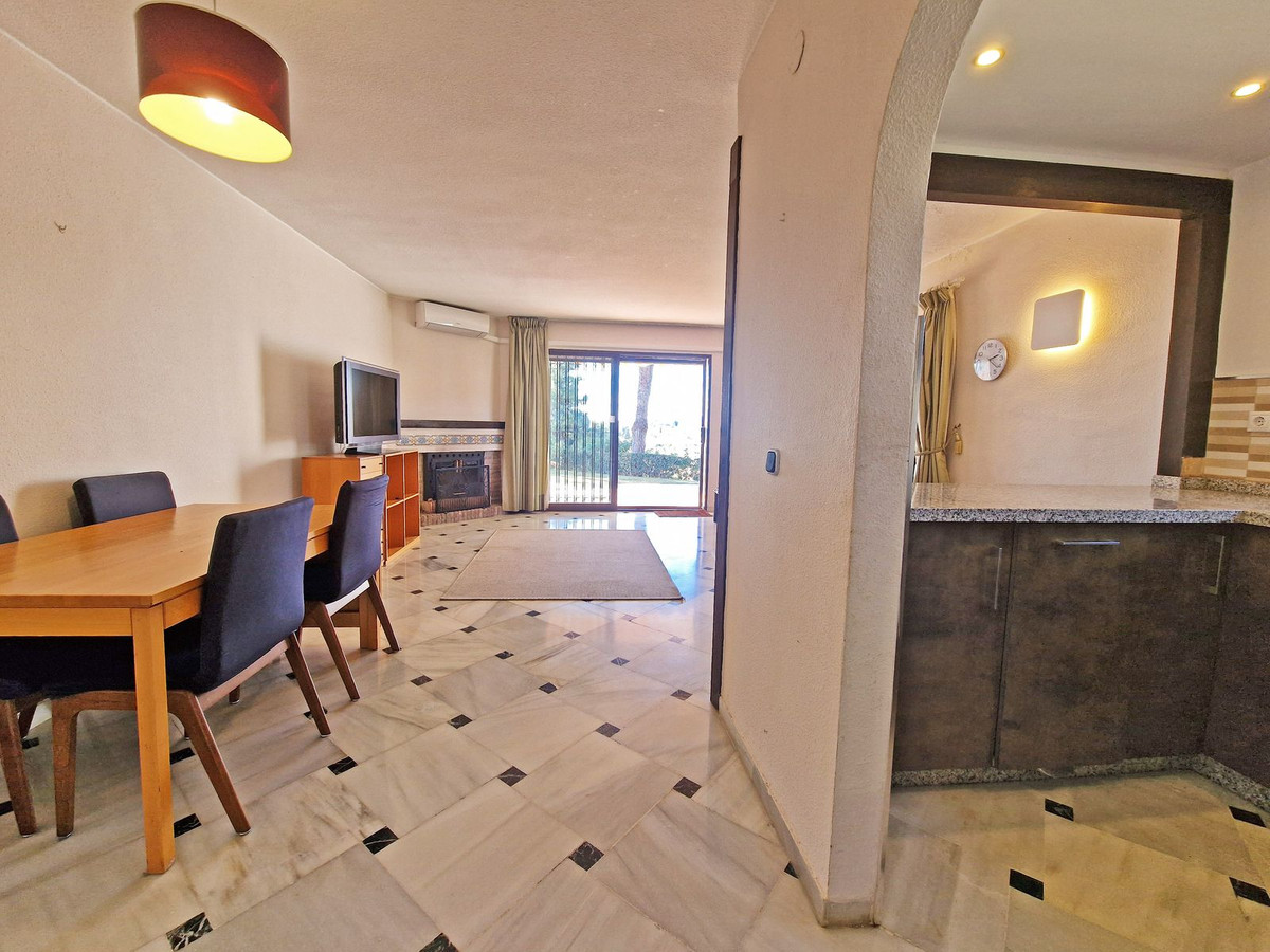 Semi-Vrijstaande Villa in Calahonda-13