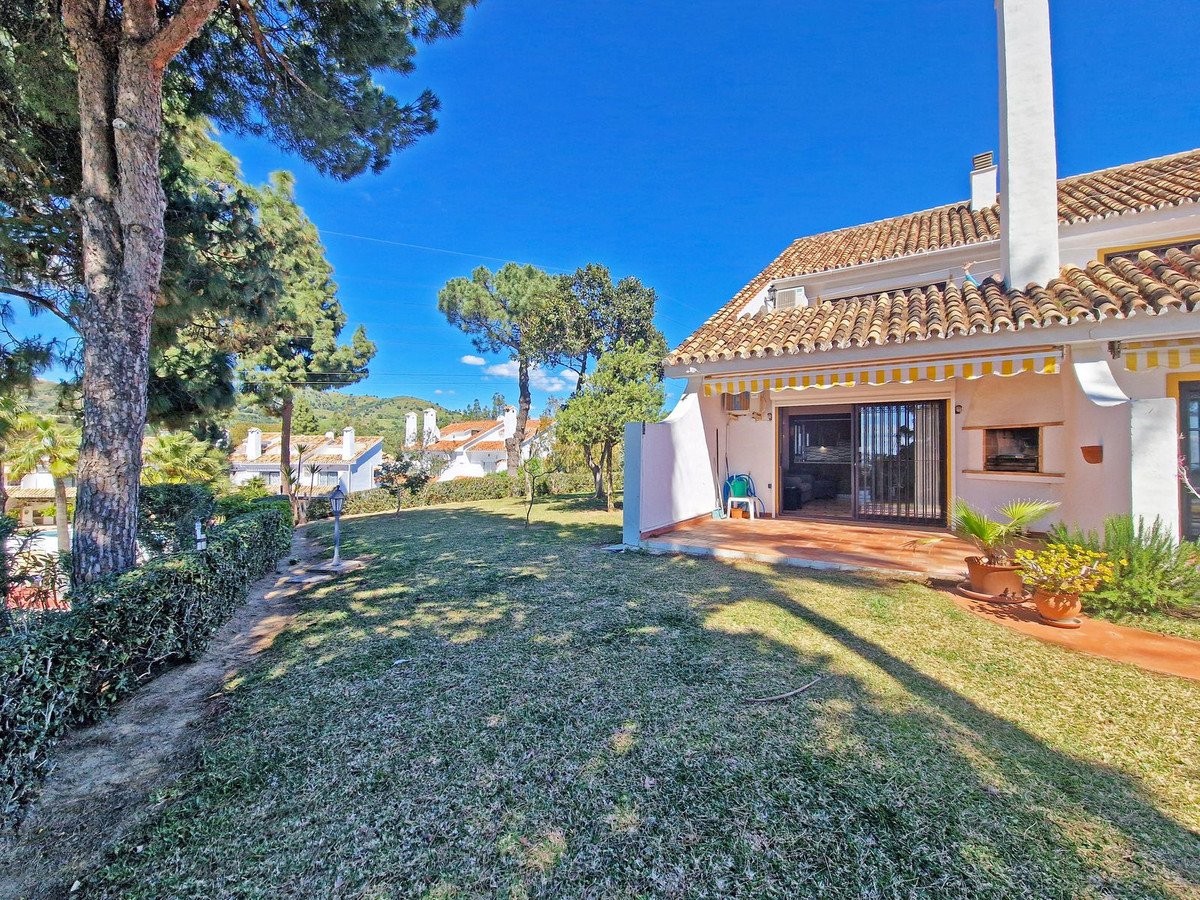 Semi-Vrijstaande Villa in Calahonda-23