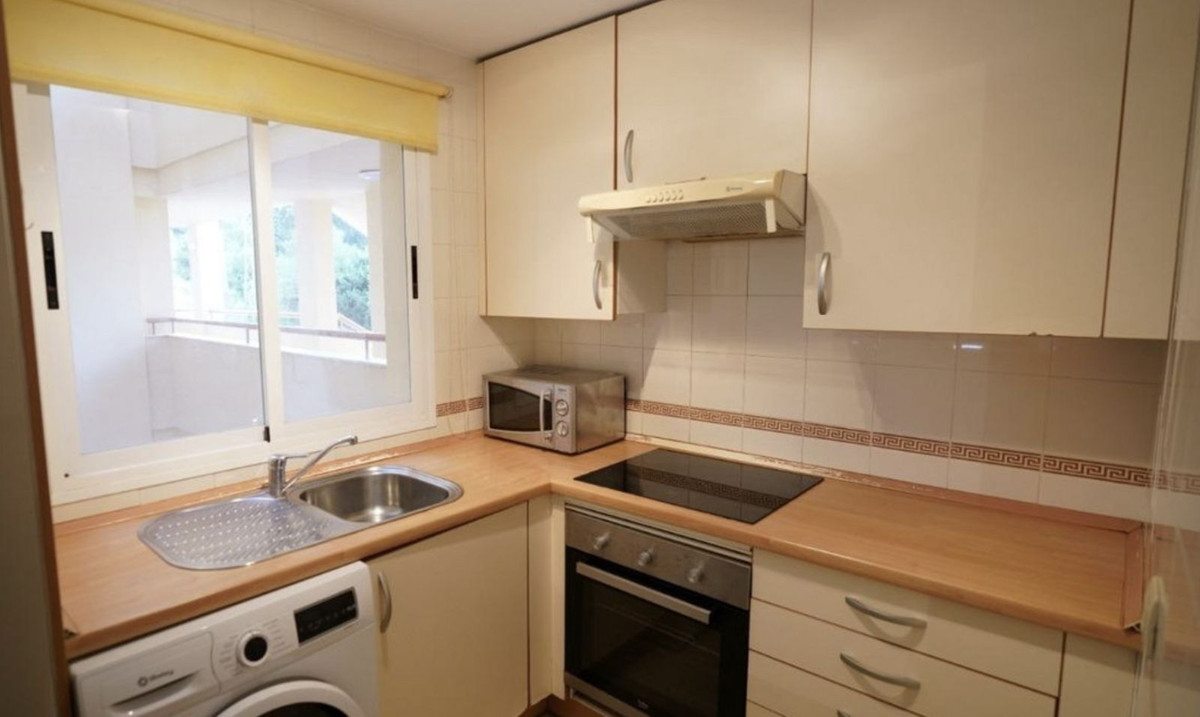 Appartement te koop in Calahonda | 1 slaapkamers H5134444