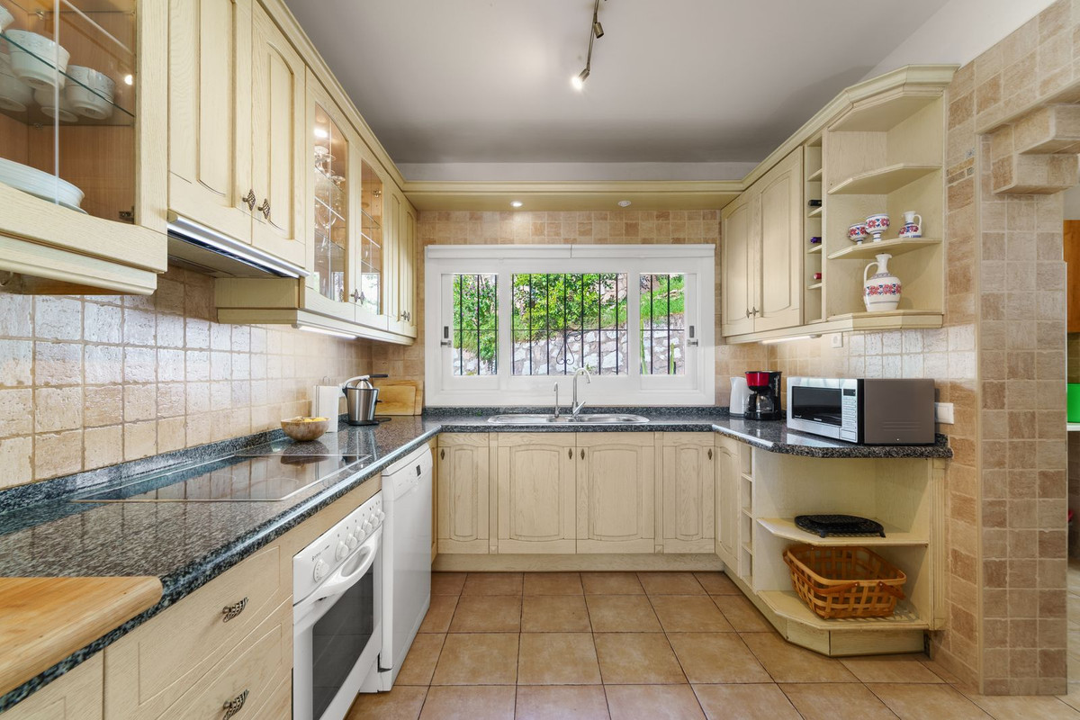 Huis te koop in Calahonda | 5 slaapkamers H5306470