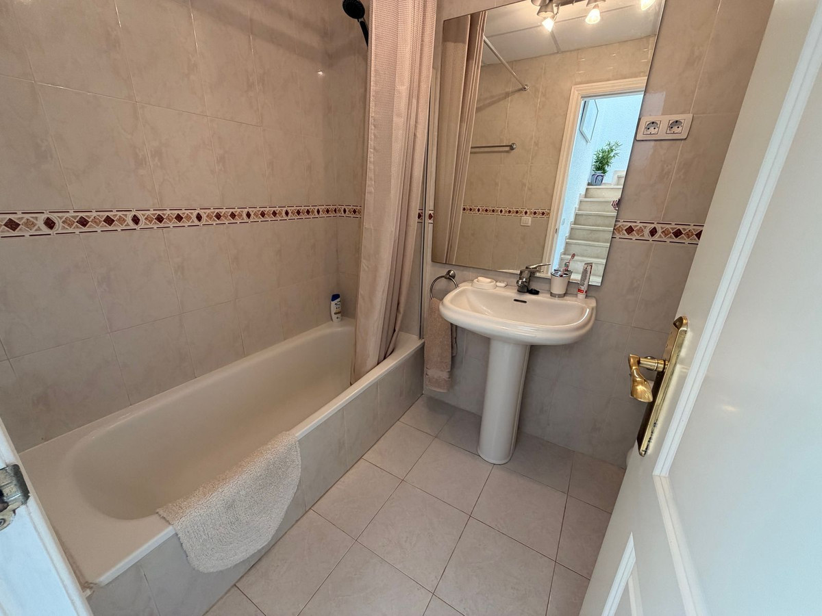 Huis te koop in Calahonda | 4 slaapkamers H5342029