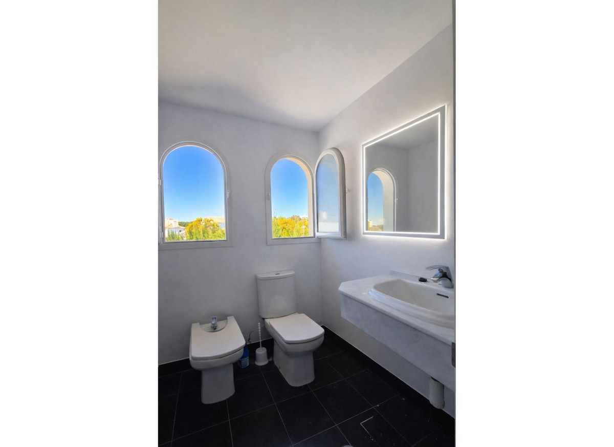 Huis te koop in Calahonda | 4 slaapkamers H5346652