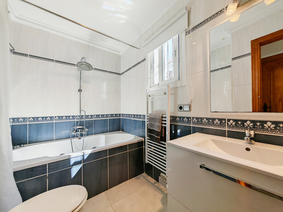 Huis te koop in Calahonda | 5 slaapkamers H5348209