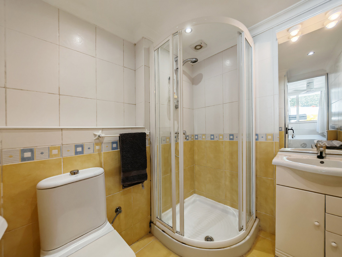 Huis te koop in Calahonda | 5 slaapkamers H5348209