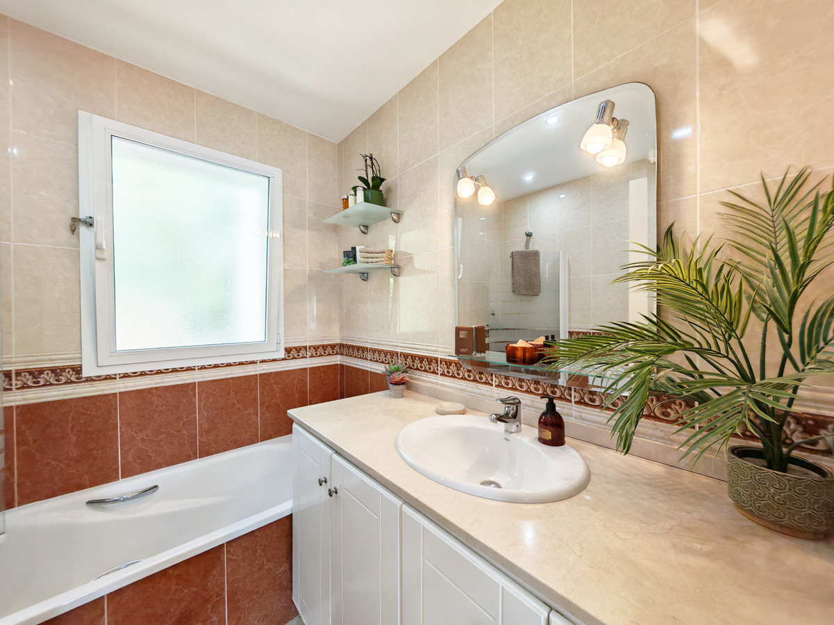 Huis te koop in Calahonda | 4 slaapkamers H5362192