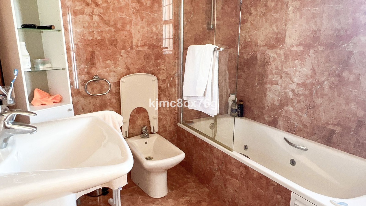 Huis te koop in Calahonda | 5 slaapkamers H5388100
