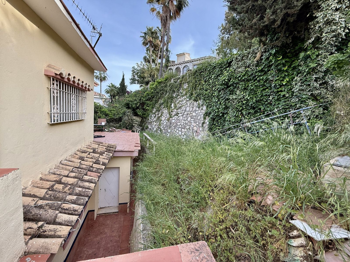 Huis te koop in Calahonda | 6 slaapkamers H5400106