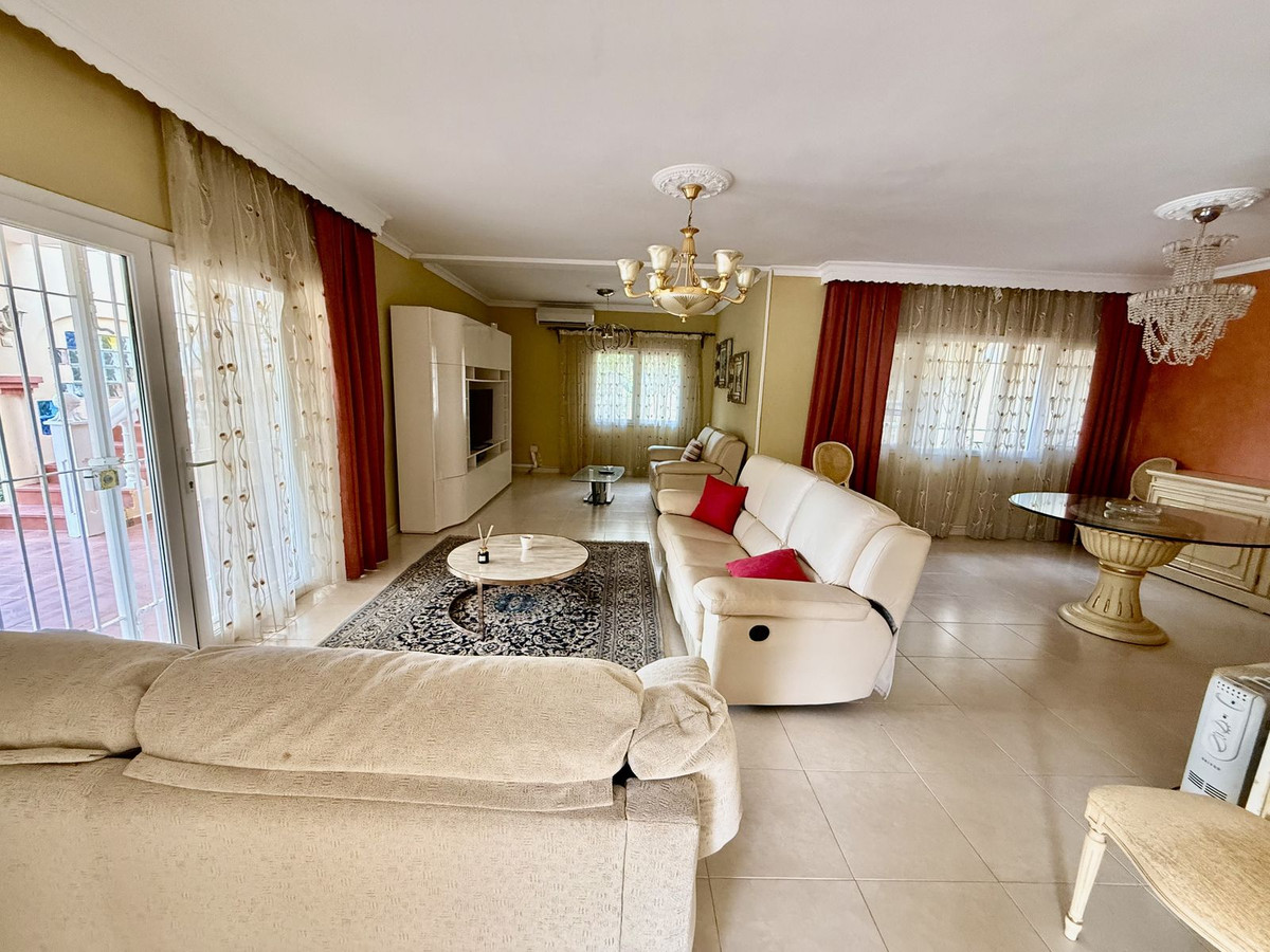 Huis te koop in Calahonda | 6 slaapkamers H5400106