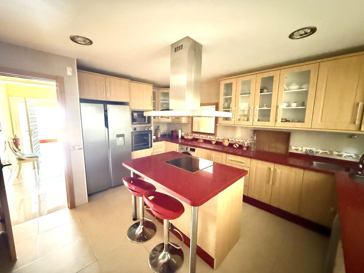 Huis te koop in Calahonda | 6 slaapkamers H5400106