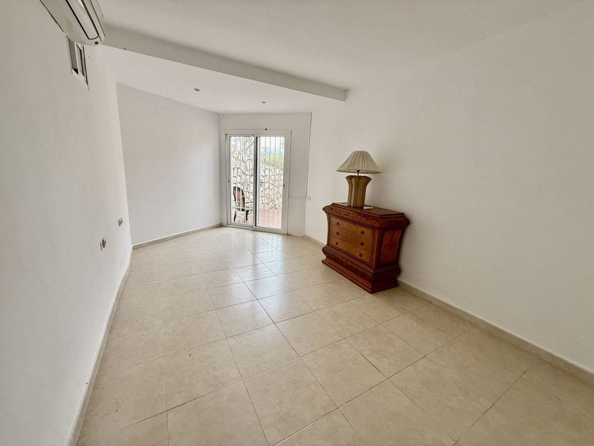 Huis te koop in Calahonda | 6 slaapkamers H5400106