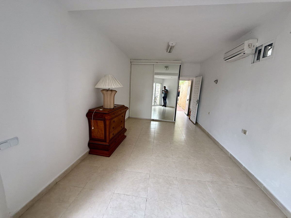 Huis te koop in Calahonda | 6 slaapkamers H5400106