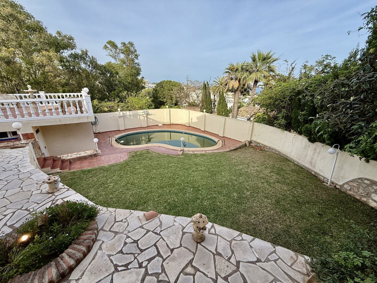 Huis te koop in Calahonda | 6 slaapkamers H5400106