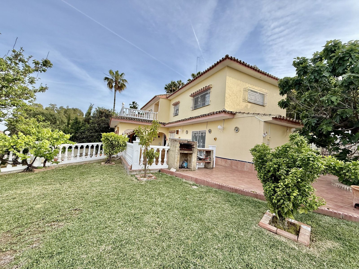 Huis te koop in Calahonda | 6 slaapkamers H5400106