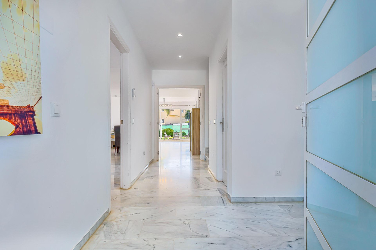 Huis te koop in Calahonda | 5 slaapkamers H5435878
