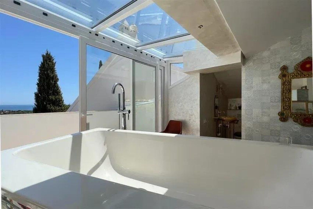Huis te koop in Calahonda | 4 slaapkamers H5439886
