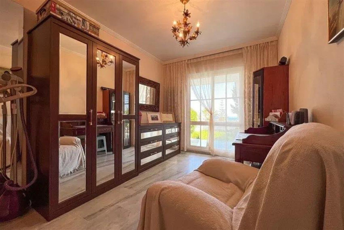 Huis te koop in Calahonda | 4 slaapkamers H5439886