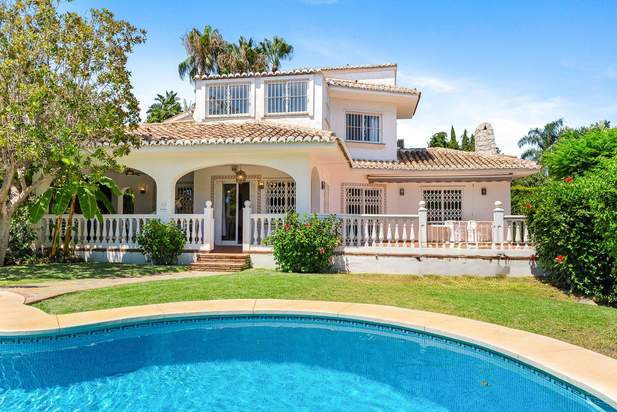 Huis te koop in Calahonda | 5 slaapkamers H5440537