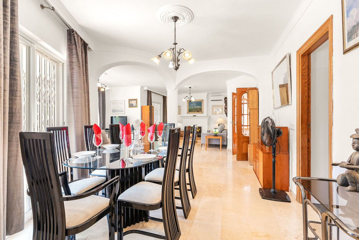 Huis te koop in Calahonda | 5 slaapkamers H5440537