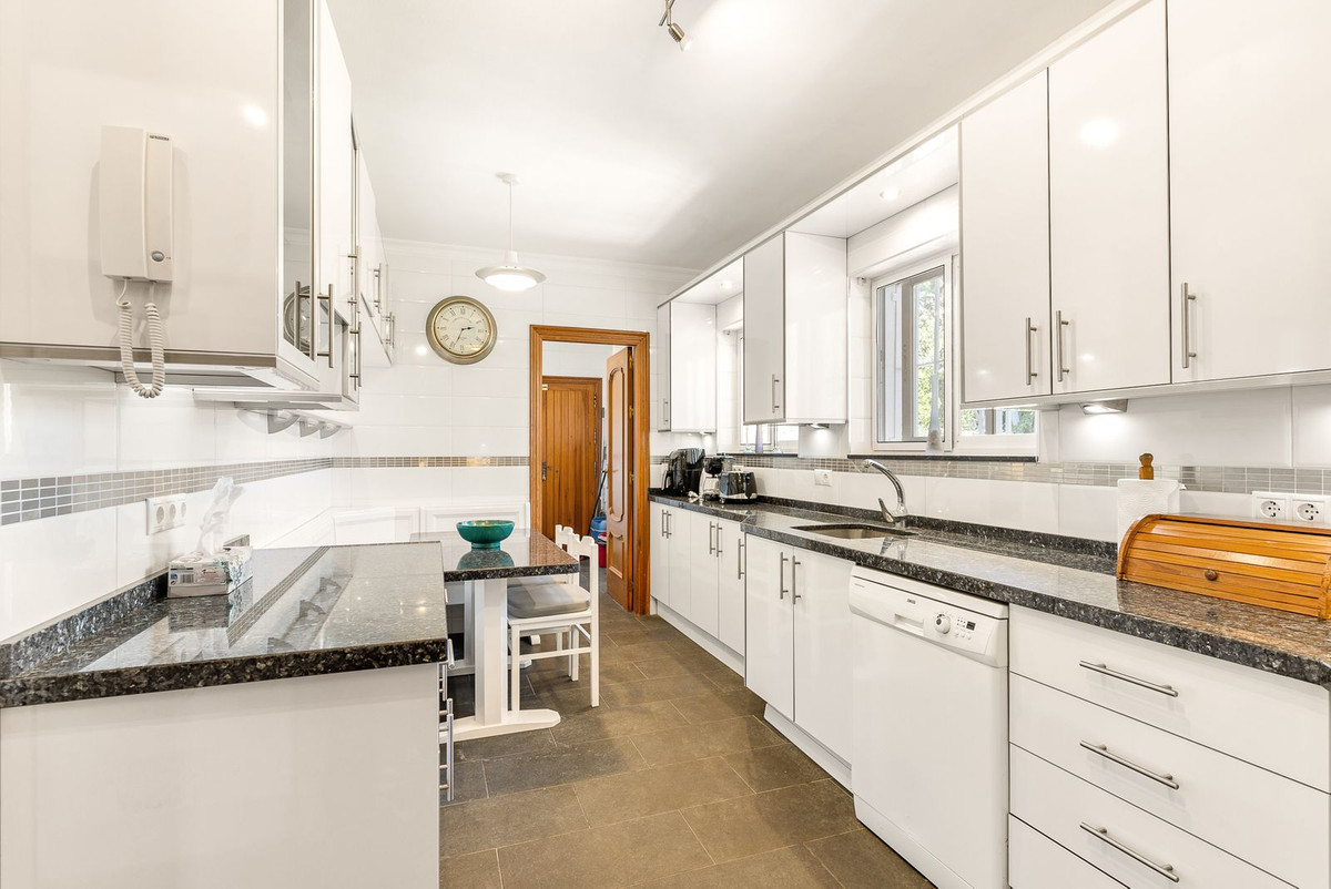 Huis te koop in Calahonda | 5 slaapkamers H5440537