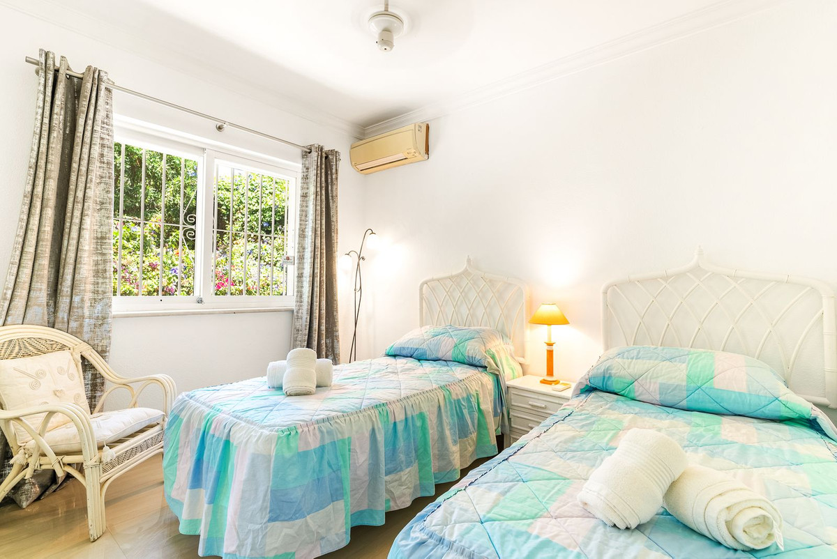 Huis te koop in Calahonda | 5 slaapkamers H5440537