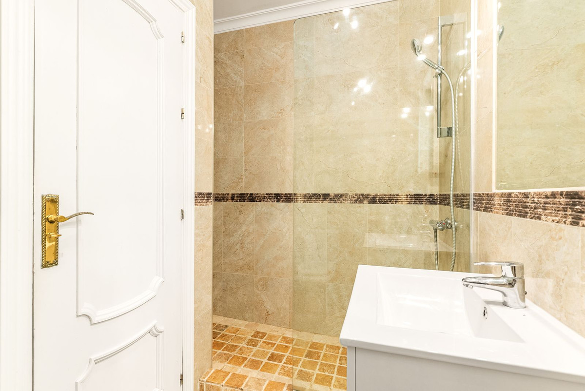 Huis te koop in Calahonda | 5 slaapkamers H5440537