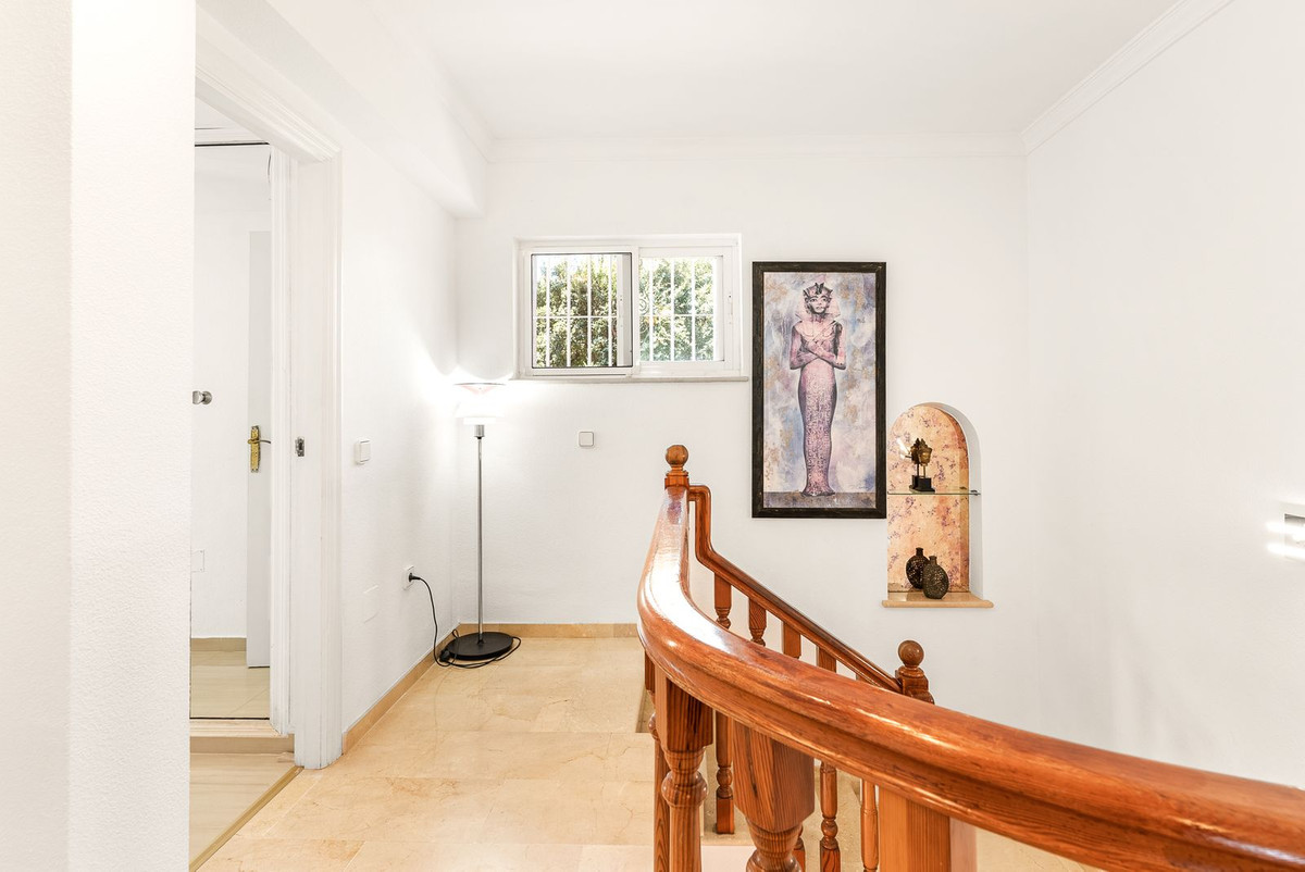 Huis te koop in Calahonda | 5 slaapkamers H5440537