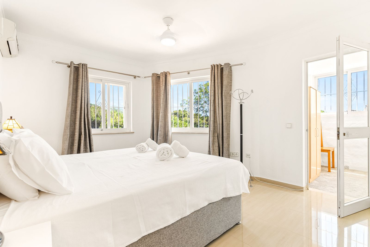 Huis te koop in Calahonda | 5 slaapkamers H5440537