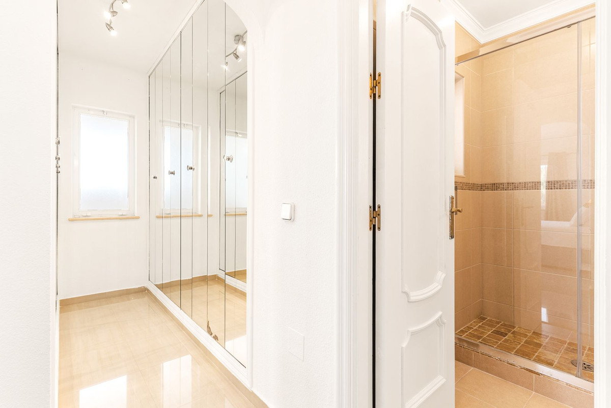 Huis te koop in Calahonda | 5 slaapkamers H5440537