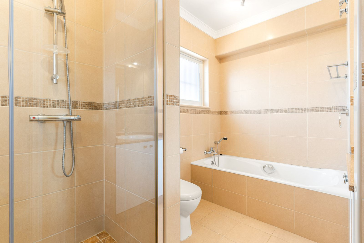 Huis te koop in Calahonda | 5 slaapkamers H5440537